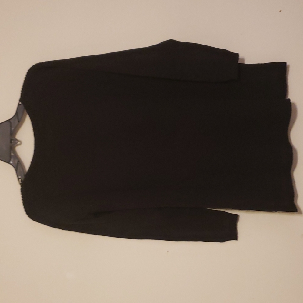 Sweater - Picture 2 of 4